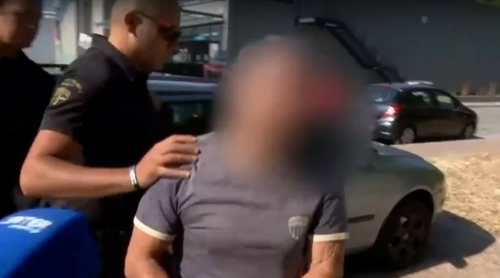 Προφυλακιστέος ο κατηγορούμενος για τη φωτιά στη Θάσο – Τα ειρωνικά σχόλια στο δικαστήριο (vids)