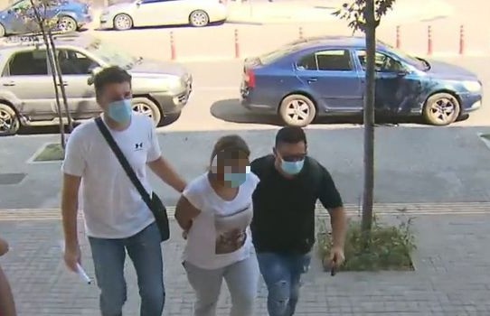 Προφυλακιστέα η 25χρονη που μαχαίρωσε την 27χρονη στη Θεσσαλονίκη – “Ζήτησα συγγνώμη, ήθελα να τη φοβερίσω” (vids)