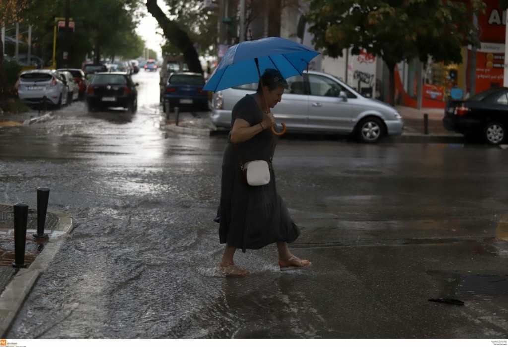 Στο “έλεος” της κακοκαιρίας η χώρα το Σάββατο – Πού θα υπάρξουν βροχές και καταιγίδες