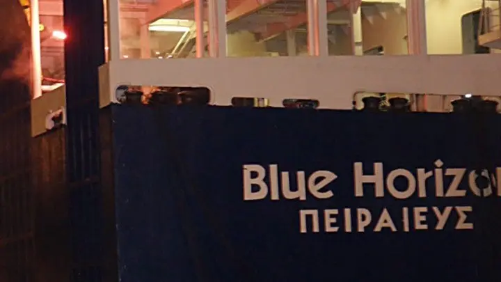 Βλάβη στη δεξιά κύρια μηχανή παρουσίασε το Blue Horizon – Κατέπλευσε στο λιμάνι του Πειραιά