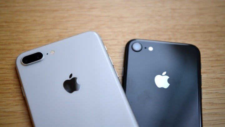 Reuters: Μεγάλο «κόλπο» από την Apple για να αποφύγει τους δασμούς του Τραμπ – Μεταφέρει αεροπορικώς μέσω Ινδίας 600 τόνους iPhones