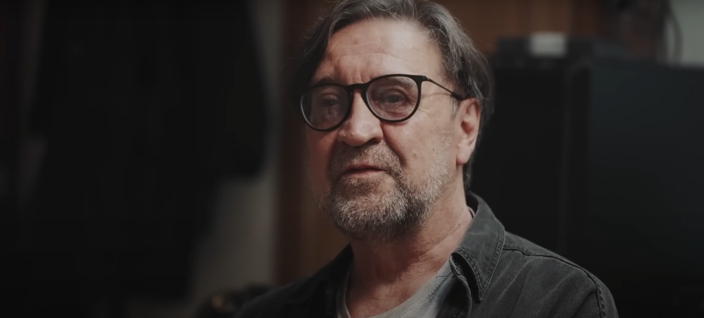 Ένοχος “θρυλικός” Ρώσος ροκ σταρ επειδή κατέκρινε τον Πούτιν – “Πατρίδα δεν είναι να φιλάς τα οπίσθια του προέδρου”