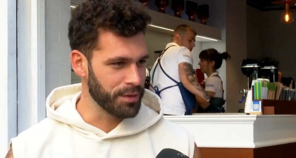 Έξω από τα “ρούχα” του βγήκε ο Στάθης Σχίζας – “Προσβάλλομαι από κάποια σχόλια που γράφετε” (pics)