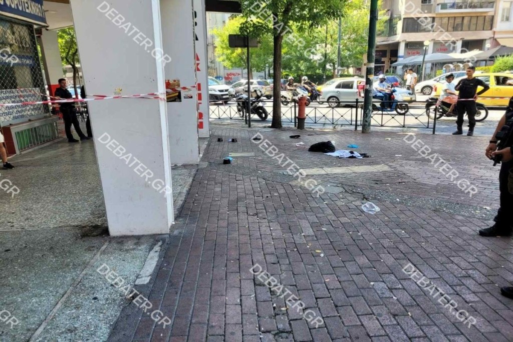 Πυροβολισμοί μέρα-μεσημέρι στην πλατεία Βάθης με δύο τραυματίες – Τι δηλώνει αυτόπτης μάρτυρας