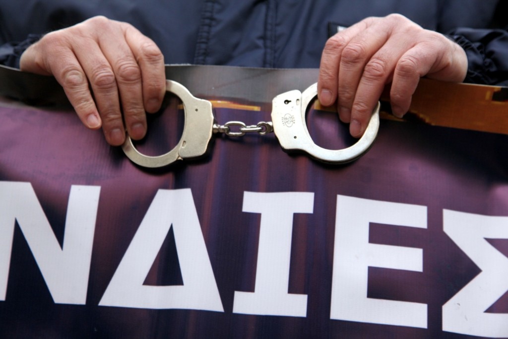 Αντιμέτωπος με φυλάκιση επτά μηνών ο 52χρονος που ξυλοκοπούσε τη σύζυγο και τα παιδιά του (vid)
