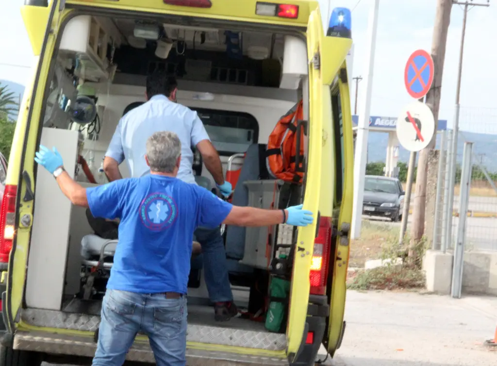 Σοκαριστικό τροχαίο στην Κω με δύο νεκρούς – Αυτοκίνητο προσέκρουσε σε τοίχο και διαλύθηκε (vids)