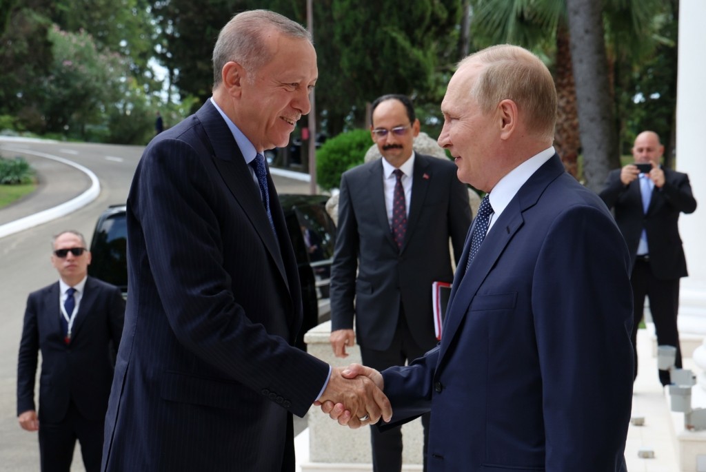 Ερντογάν: Επαφή με Μακρόν και Πούτιν – “Είμαστε έτοιμοι να φιλοξενήσουμε συνομιλίες της Ρωσίας με την Ουκρανία”