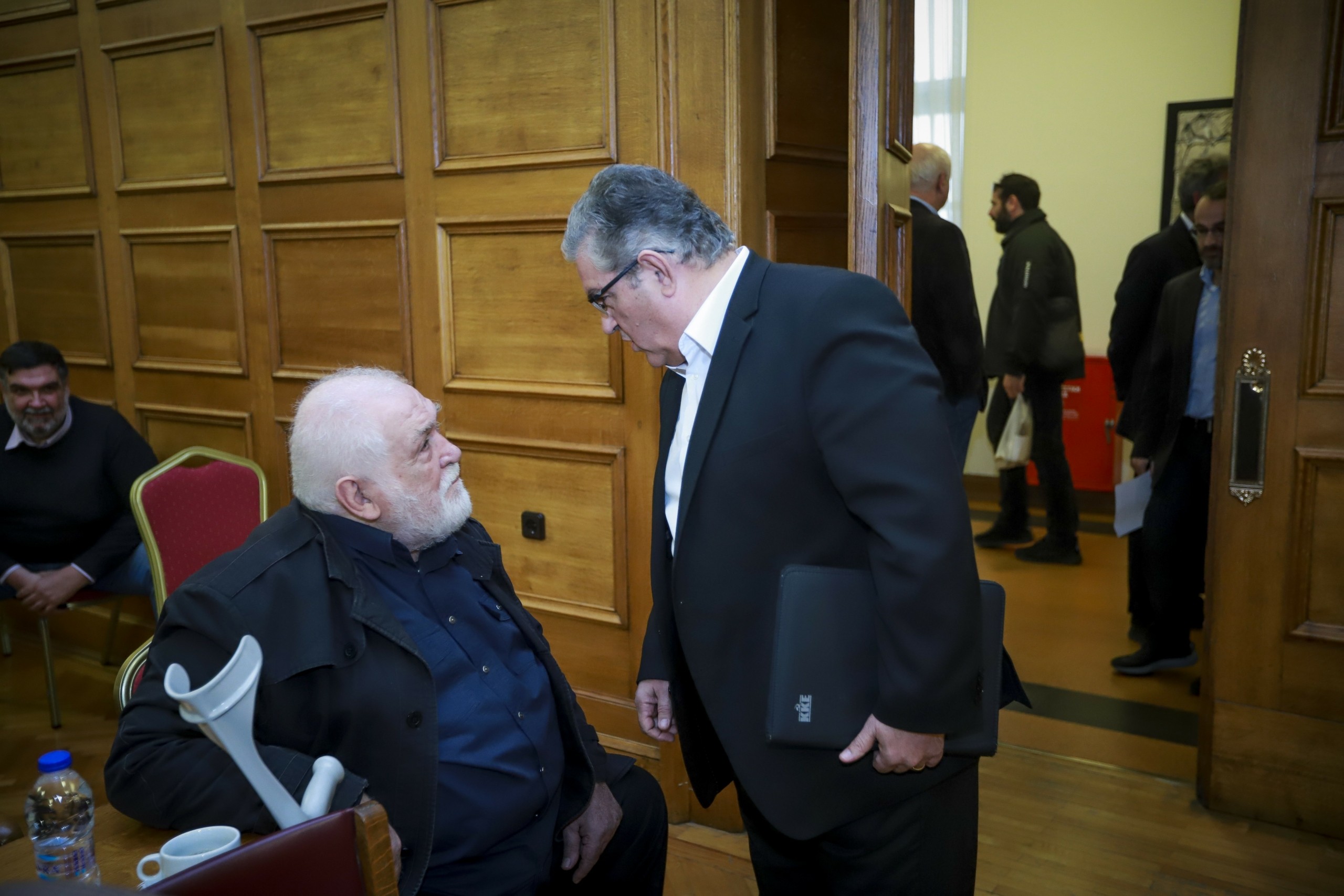 Το ΚΚΕ αποχαιρετά τον Κώστα Καζάκο