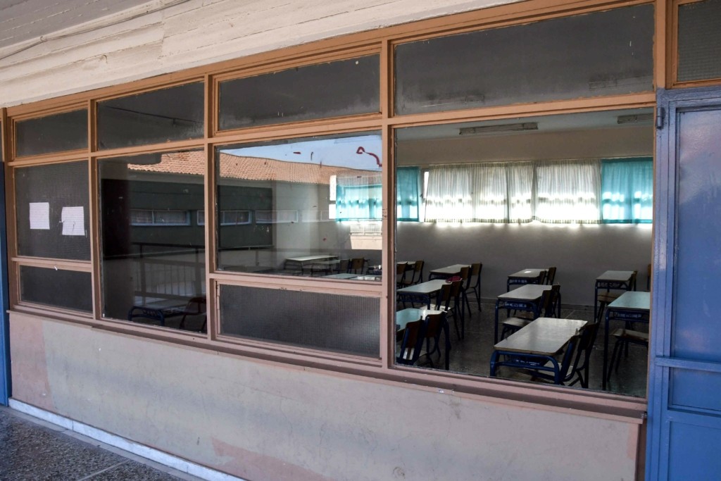 Άγνωστοι βανδάλισαν δημοτικό σχολείο στο Λαγκαδά (pics)