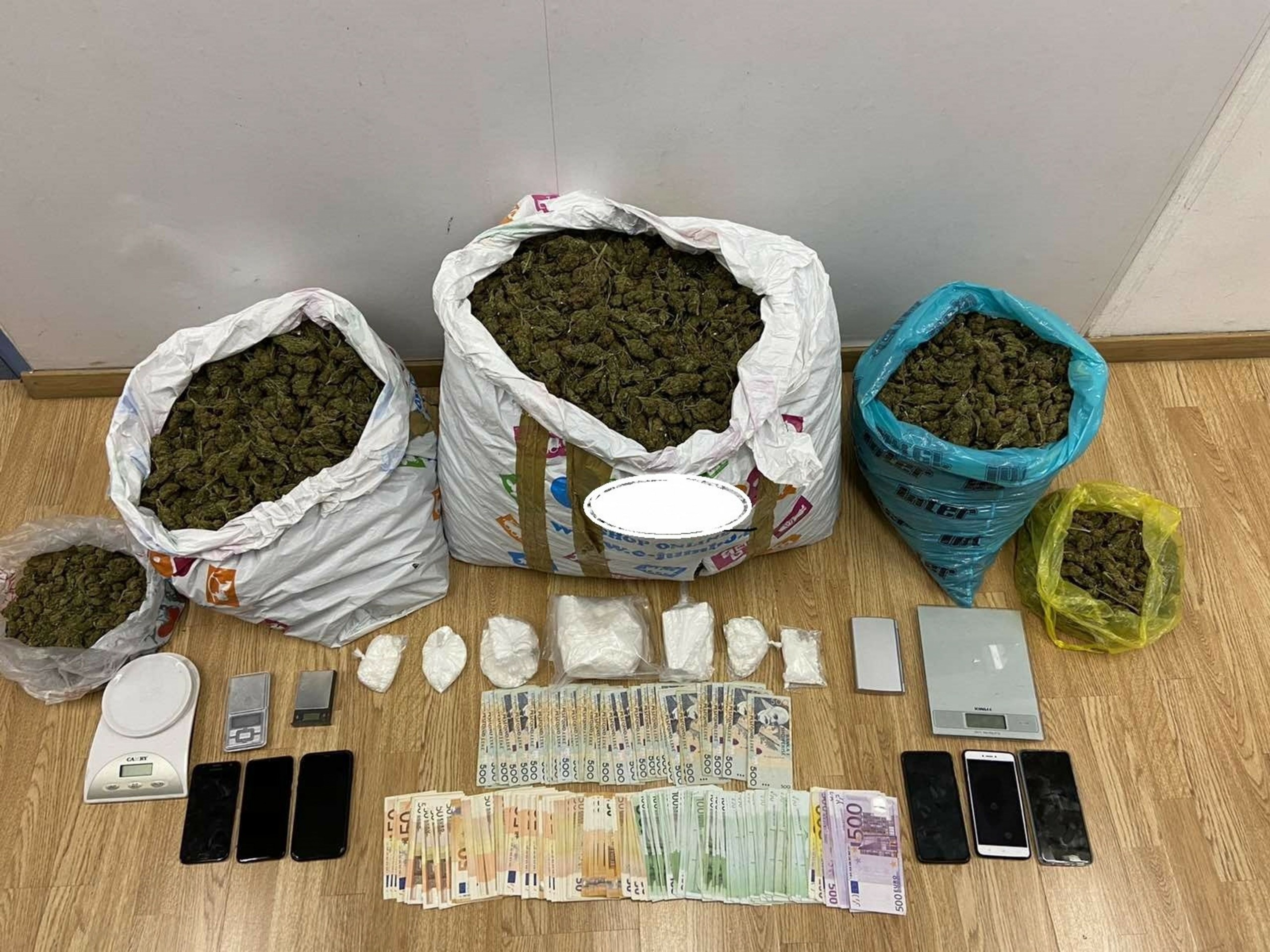 Μεγάλη επιχείρηση της αστυνομίας στα Ζωνιανά και επεισόδια με κατοίκους – Εντοπίστηκε φυτεία κάνναβης