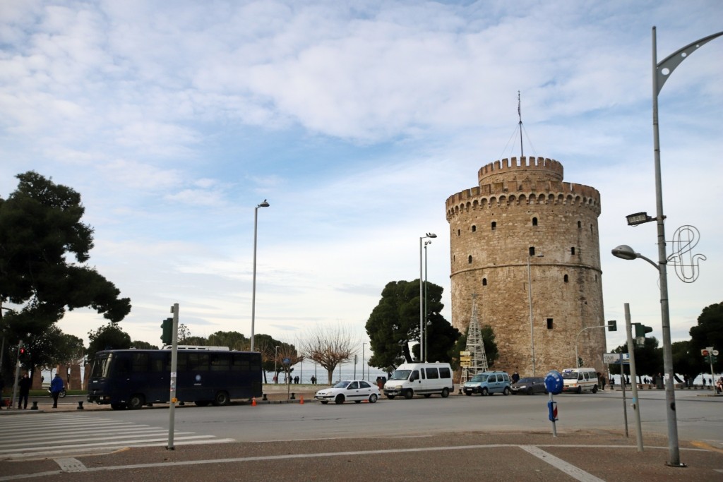 Παραπάνω από έναν αιώνα στη φυλακή η συμμορία διακινητών στη Θεσσαλονίκη – Βασάνιζαν μετανάστες για χρήματα