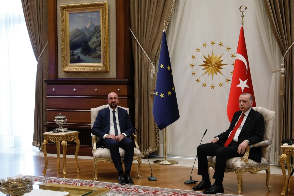 Καμπανάκι της Κομισιόν για την εριστική στάση της Τουρκίας απέναντι στην Ελλάδα