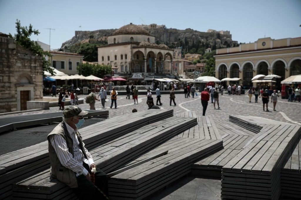 Κατατέθηκε η τροπολογία “ανάσα” – Πόσο μειώνεται η τιμή του πετρελαίου – Τέλος η εισφορά αλληλεγγύης και εξαιρέσεις στο τέλος επιτηδεύματος