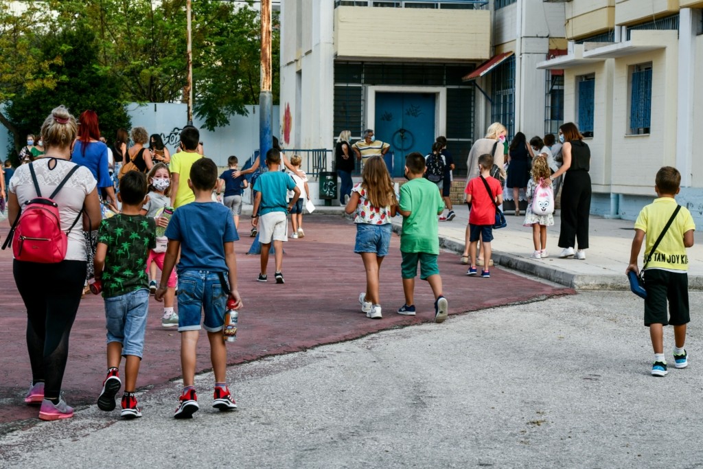 Πρώτο κουδούνι χωρίς μάσκες και τεστ – Όλα όσα ισχύουν για μαθητές και εκπαιδευτικούς
