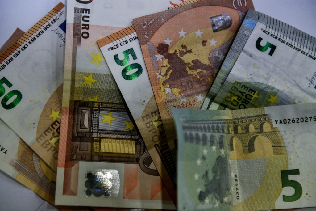Περισσότεροι οι δικαιούχοι του επιδόματος θέρμανσης – Ποιοι θα λάβουν την ενίσχυση των 250 ευρώ
