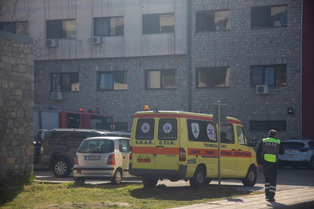 Κρίσιμη η κατάσταση της 55χρονης που έκαψε ο σύζυγός της στην Κομοτηνή – Με εγκαύματα τρίτου βαθμού σχεδόν σε όλο το σώμα