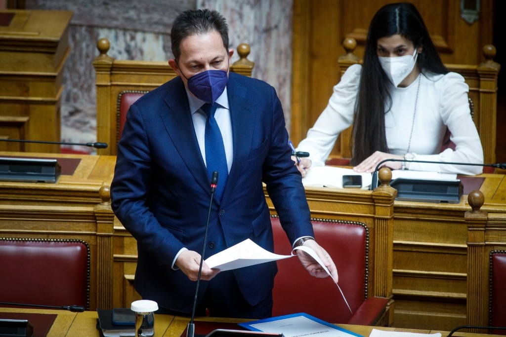 Οργή Πέτσα για το “ντου” του Ρουβίκωνα στο σπίτι του – “Ήταν μέσα η ανήλικη κόρη μου” (vid)