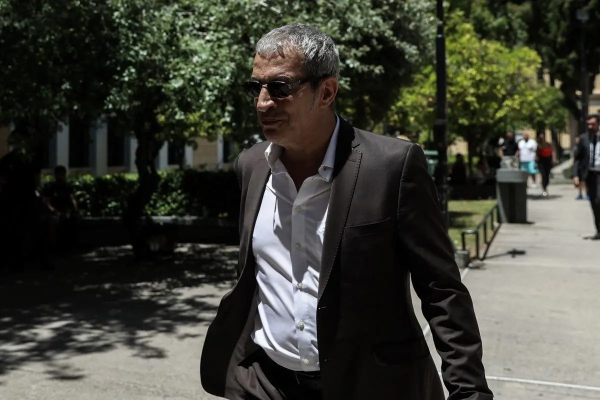 Έσπρωξε δημοσιογράφο έξω από την  Ευελπίδων ο Θέμης Αδαμαντίδης (vid)
