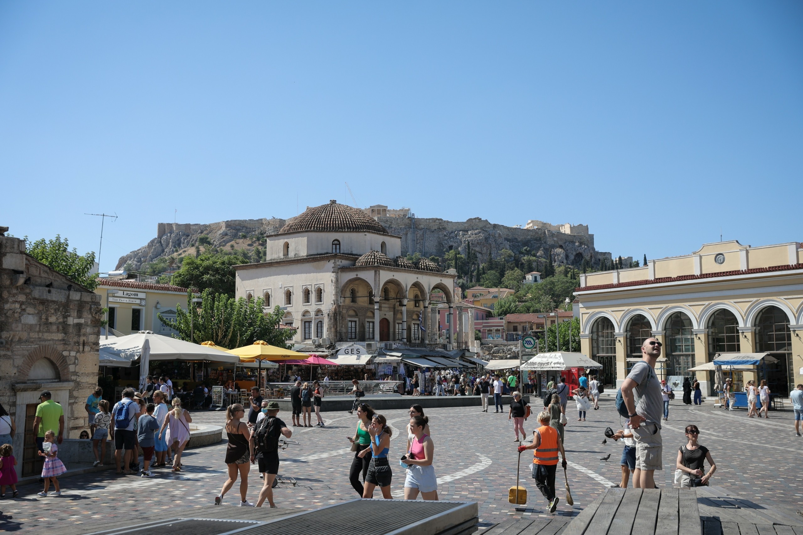 Αυξητικές τάσεις ιικού φορτίου στις μισές περιοχές που ελέγχθηκαν – Σταθερό έμεινε στην Αττική
