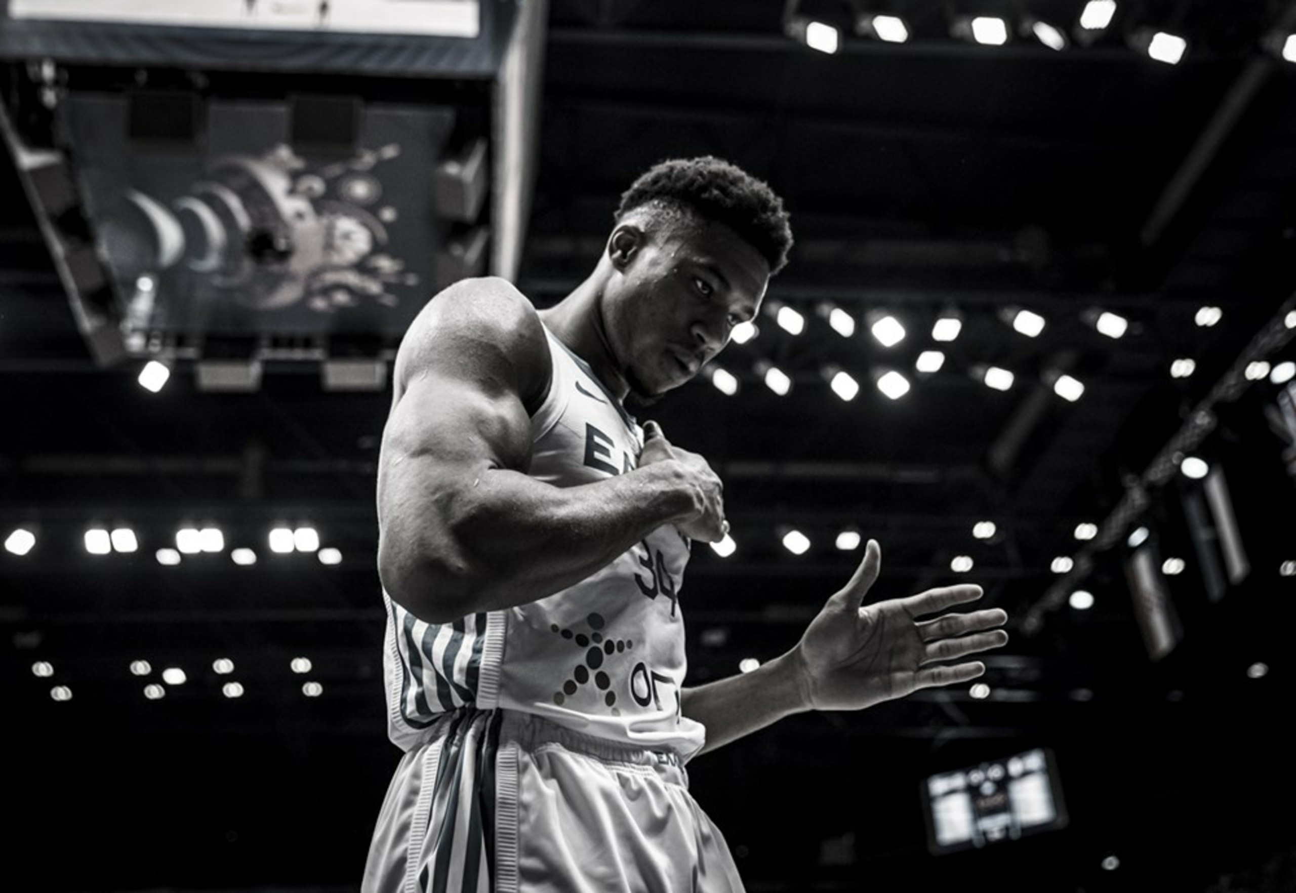 AntetokounmpoMania(!) – Εκδηλώσεις λατρείας για τον Γιάννη στην Ιταλία (vids)