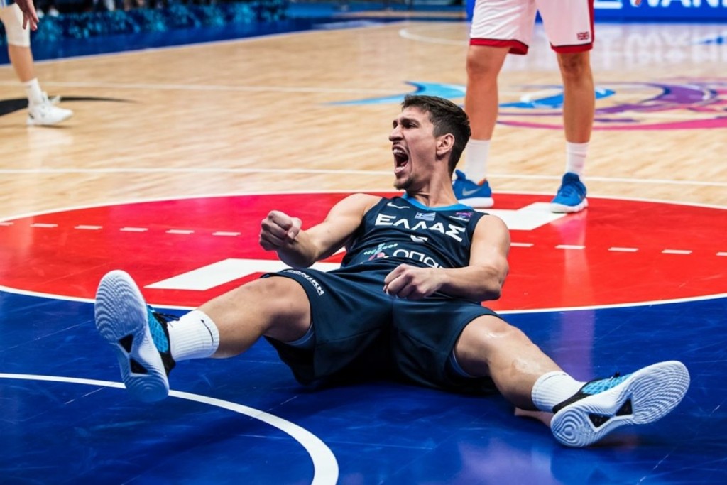 Ο δεινός σκόρερ Γιαννούλης Λαρεντζάκης που δίνει “ενέσεις” ποιότητας στην Εθνική (vids)