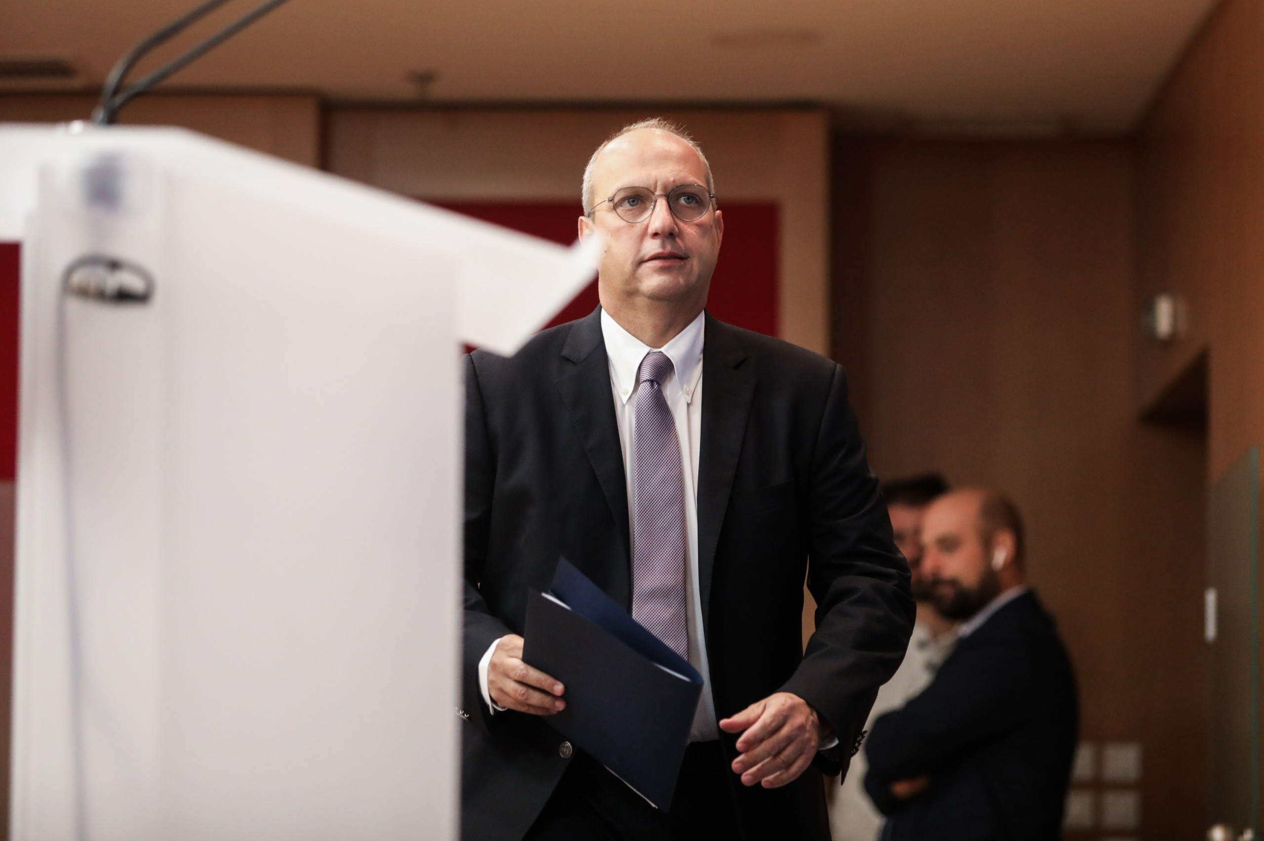 Ειρωνικό σχόλιο Οικονόμου για ΣΥΡΙΖΑ – “Διαβολική σύμπτωση που ο Σπίρτζης αποκάλυψε τώρα την παγίδευση τηλεφώνου”