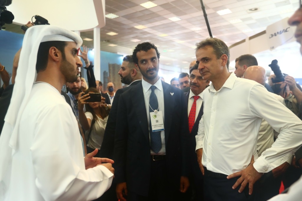 Ο γρίφος Μητσοτάκη σε τρεις νέους για τα μέτρα στη ΔΕΘ – “Θα κάνετε λίγο υπομονή μέχρι το βράδυ” (pics)