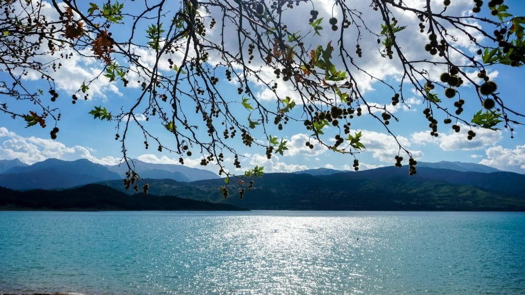 Ανεβαίνει η θερμοκρασία την Τετάρτη – Ισχυροί άνεμοι και τοπική συννεφιά