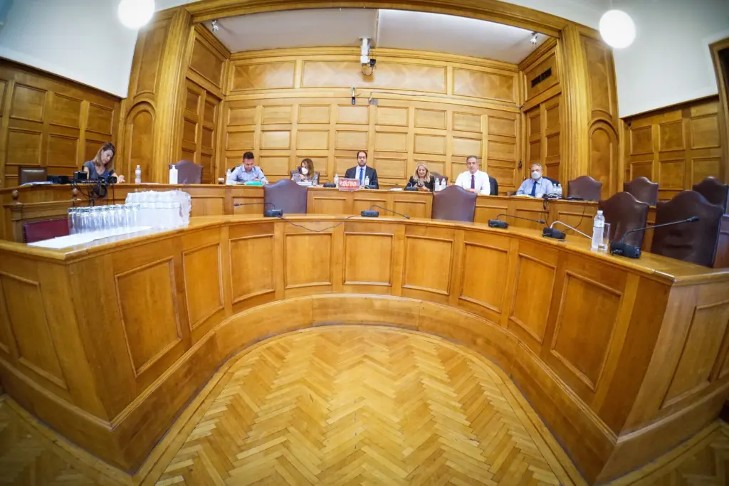 “Νόμιμη η επισύνδεση του τηλεφώνου του Ανδρουλάκη” – Τι κατέθεσε ο διοικητής της ΕΥΠ στην Εξεταστική για τις υποκλοπές