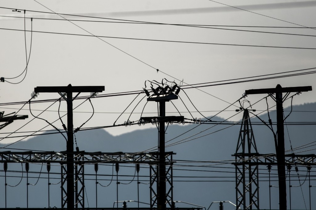 Τεράστια αύξηση 77% στο ρεύμα για το 2021 και χιλιάδες καταγγελίες πολιτών για “αδιαφανείς χρεώσεις”