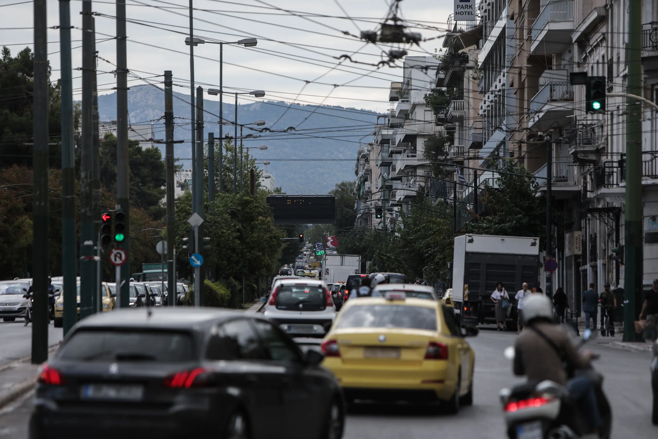 Κίνηση Τώρα – Τροχαίο με τραυματίες στον Κηφισό στο ρεύμα προς Περιστέρι