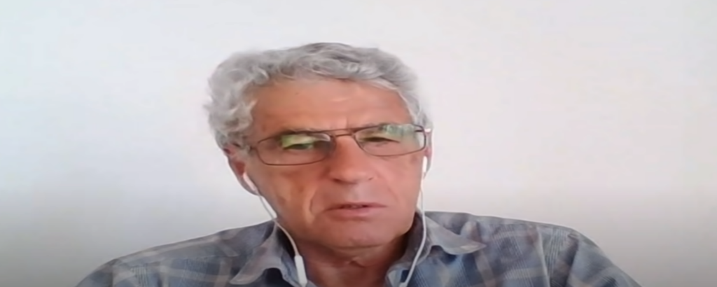 Εγκαταλείπει εσπευσμένα τη Ρωσία πολιτικός της αντιπολίτευσης που είχε συσχετίσει τον Χίτλερ με τον Στάλιν