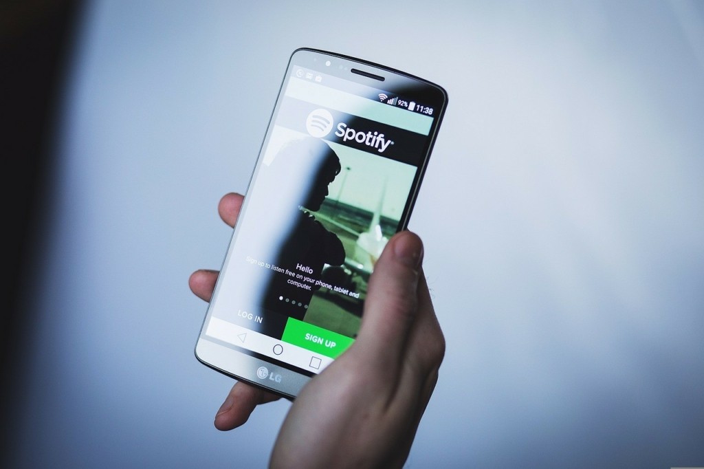 Η ιστορία και το παρασκήνιο του Spotify μεταφέρεται στο Netflix (vid)