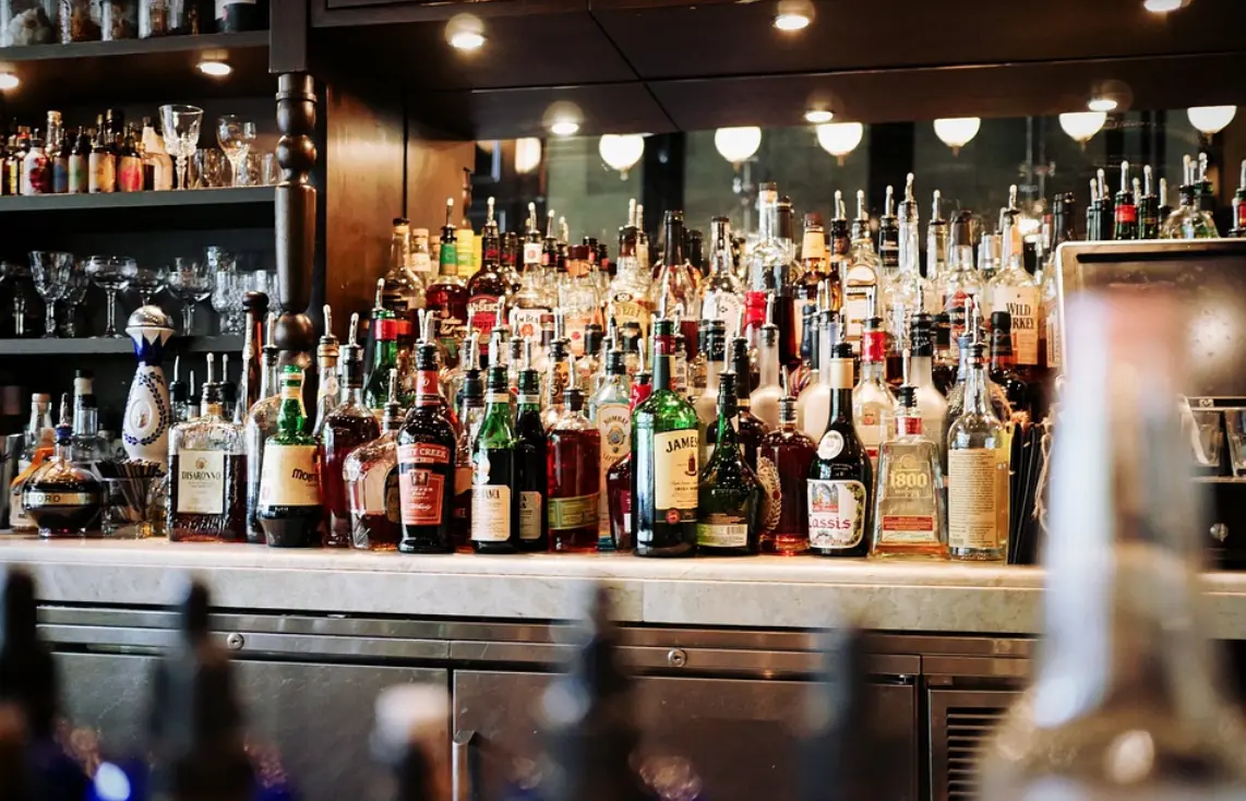 Bar – restaurant στη Θεσσαλονίκη χρεώνει ακόμα και τον πάγο – Πόσο κοστολογείται (pic)