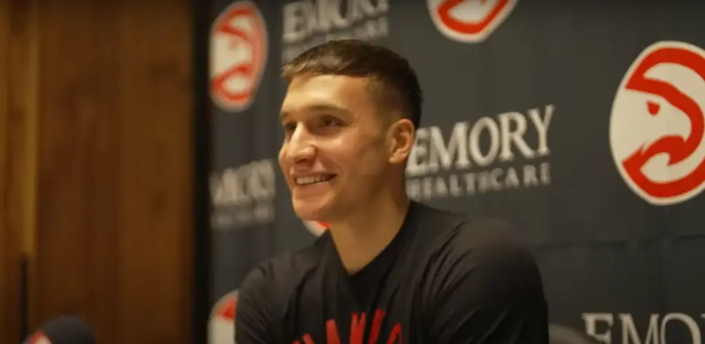 Ποιος είναι ο NBAer Μπόγκνταν Μπογντάνοβιτς