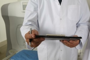 Αντιδράσεις για τη συνεργασία ιδιωτών γιατρών με το ΕΣΥ – Για “μπίζνα” κάνει λόγο η ΕΙΝΑΠ