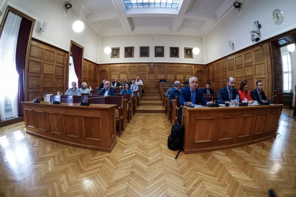 Χαμός και διακοπή στην εξεταστική για τις υποκλοπές – Επεισόδιο Κυρανάκη – Τζανακόπουλου με εκφράσεις πεζοδρομίου (vid)
