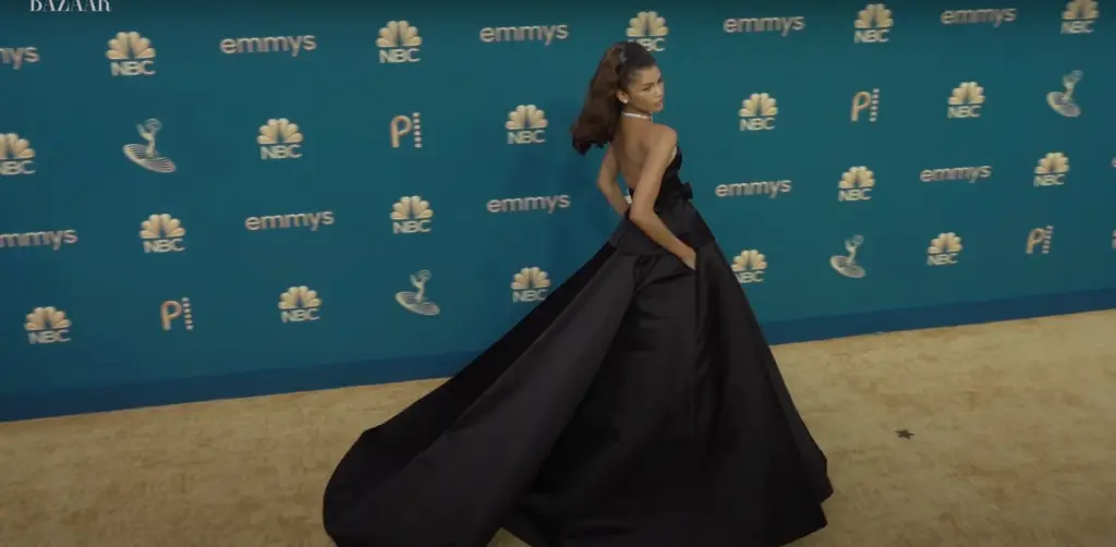 Οι καλύτερες “red carpet” εμφανίσεις στα Emmys 2022 (pics)