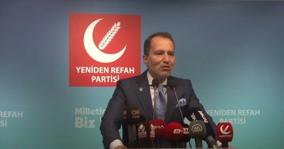 Ακραίο και εμπρηστικό παραλήρημα από τον γιο του Ερμπάκαν – “Θα κατεβάσουμε τις ελληνικές σημαίες από τα νησιά του Αιγαίου” (vid)