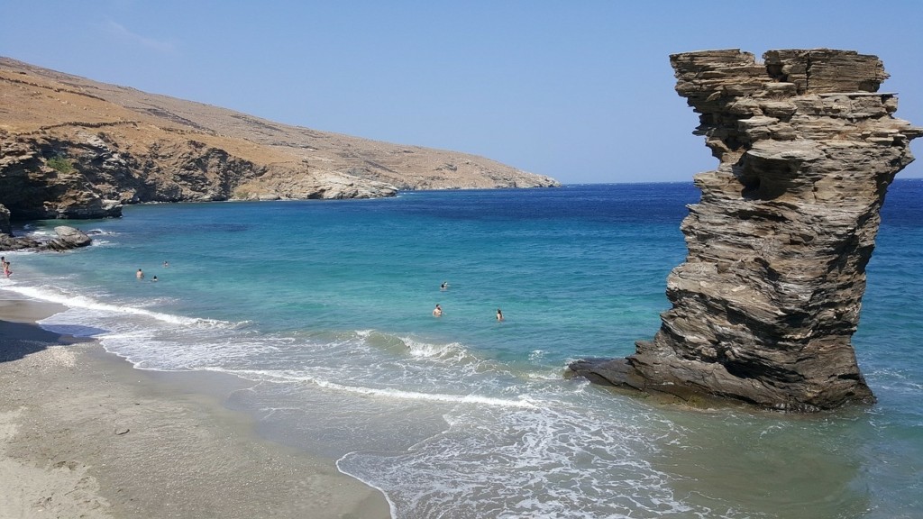 Η Sun και οι Financial Times εκθειάζουν την Άνδρο – Η “νεράιδα” των Κυκλάδων