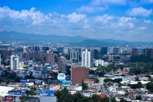 Απελευθερώθηκαν όμηροι σε δύο φυλακές της Γουατεμάλας μετά από στάση κρατουμένων