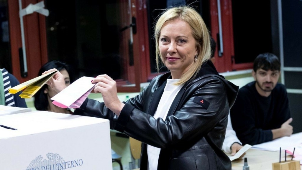 Η διαδικασία μέχρι τον σχηματισμό κυβέρνησης στην Ιταλία – Οι “απότομες στροφές” και ο “μακρύς δρόμος”