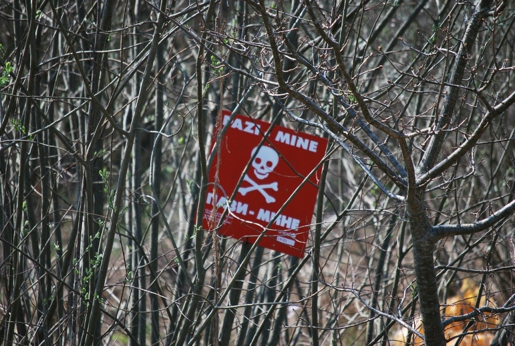 Τη γλίτωσε παρά τρίχα – Δημοσιογράφος τραυματίστηκε από νάρκη στην περιοχή της Χερσώνας