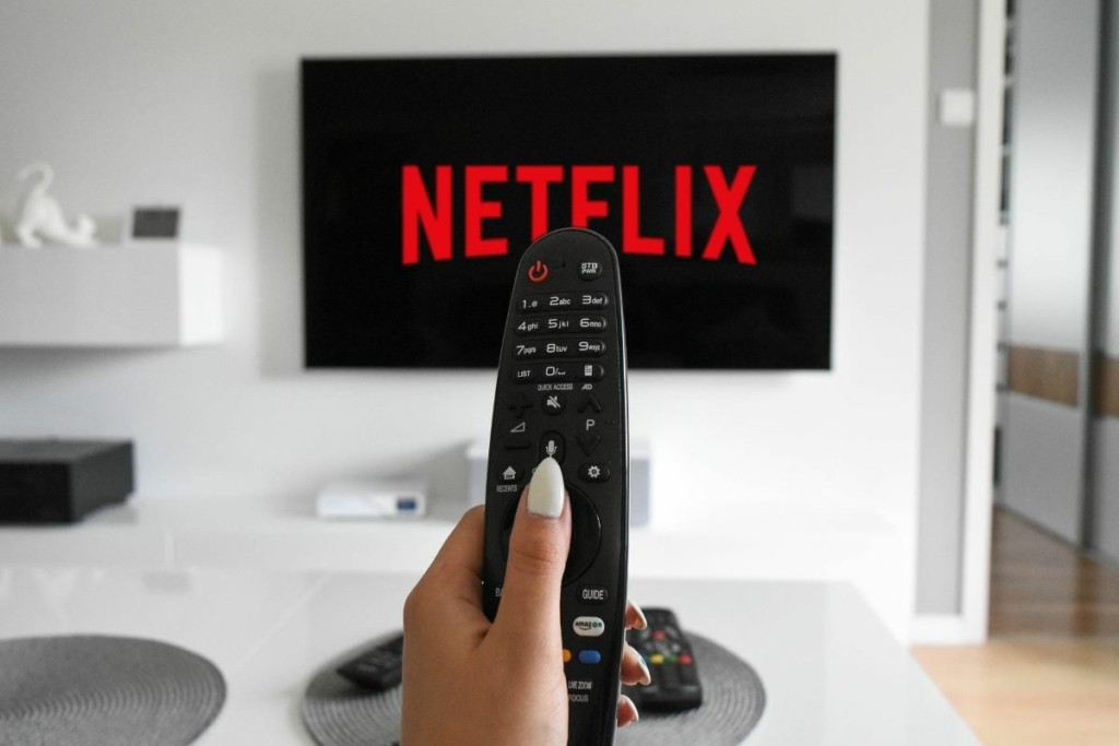 Οι 4 σειρές του Netflix που βλέπουν όλοι σήμερα