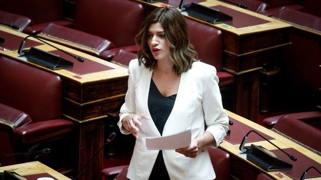 Κατερίνα Νοτοπούλου: «Πρέπει να είμαστε στην πρώτη γραμμή, δίπλα στον νέο πρόεδρο του ΣΥΡΙΖΑ»