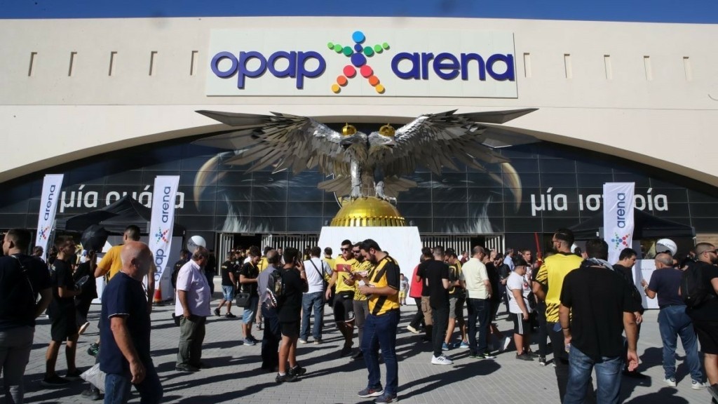 Χιλιάδες κόσμος ήδη έξω από την Opap Arena – Ακούστηκε ξανά ο ύμνος της ΑΕΚ από τα μεγάφωνα μετά από 19 χρόνια (pics&vid)