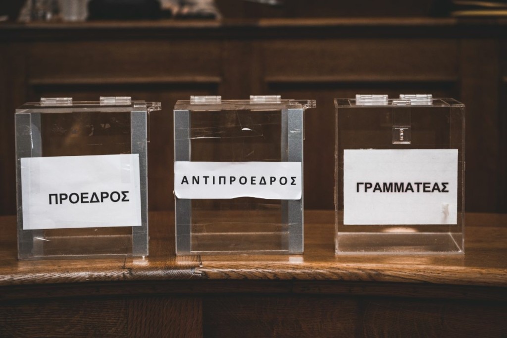 Εκλέχθηκε το προεδρείο της Εξεταστικής Επιτροπής για τις παρακολουθήσεις – Κοινό ψηφοδέλτιο κατέβασαν ΠΑΣΟΚ-ΣΥΡΙΖΑ