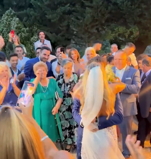 Όλα όσα δεν ξέρατε για την Αναστασία Δεληγιάννη – Ποια είναι η σύζυγος του Ηλία Βρεττού (pics&vid)