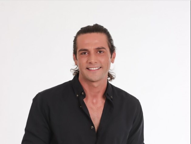 Ο αεικίνητος Γιώργος Κόρκας που μπαίνει στο “Love Island” για να βρει το άλλο του μισό