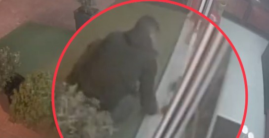 Διαρρήκτης για κλάματα στον Άγιο Δημήτριο – Φεύγοντας ξέχασε το ηλεκτρονικό του τσιγάρο